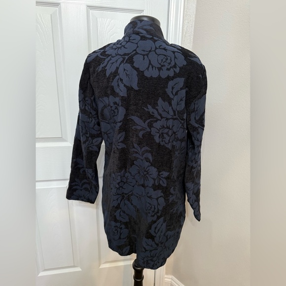 Molly & Maxx Petite Floral Brocade Coat Blue Black textured size Large NWT - Picture 3 of 4
